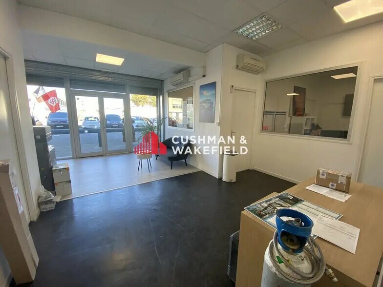 Flex in Toulouse for lease - Interior Photo - Image 2 of 7