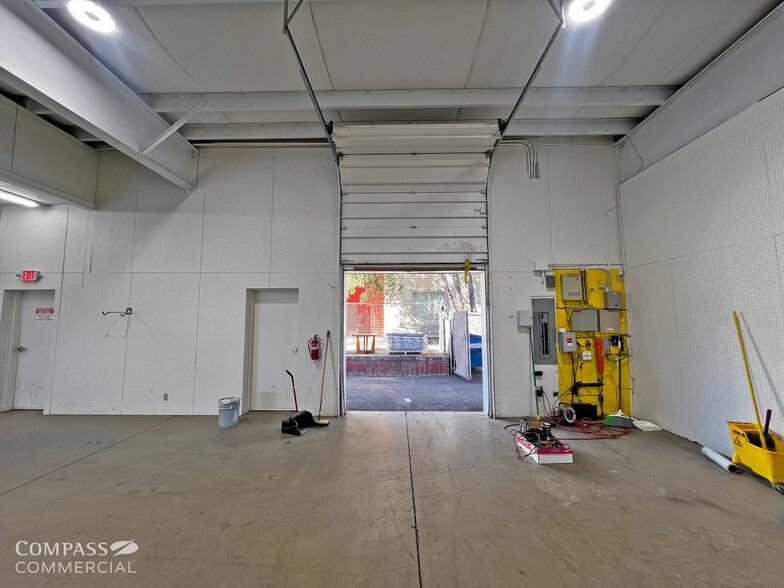 63011 N Highway 97, Bend, OR for lease - Building Photo - Image 3 of 6