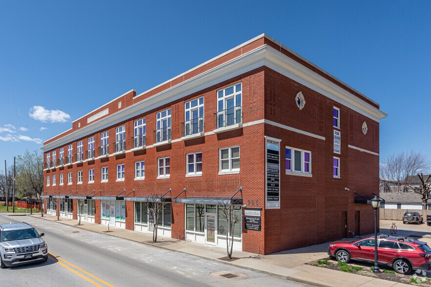 206 SW 8th St, Bentonville, AR for lease - Primary Photo - Image 1 of 31