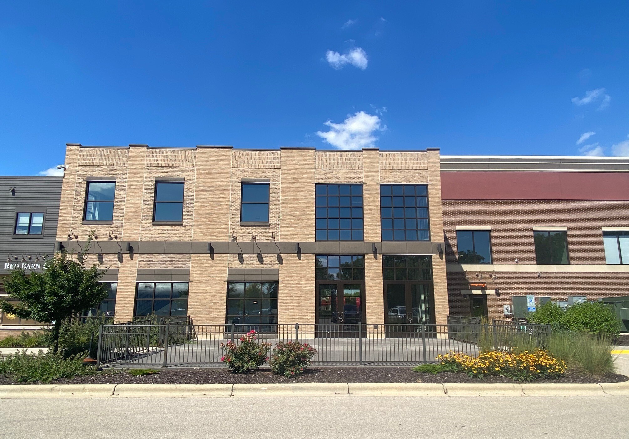 114 E Main St, Waunakee, WI for sale Primary Photo- Image 1 of 1