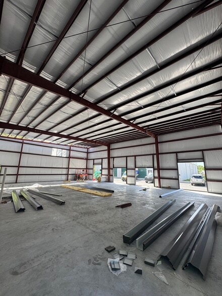 100 Aberdeen St, Savannah, GA for lease - Interior Photo - Image 3 of 7