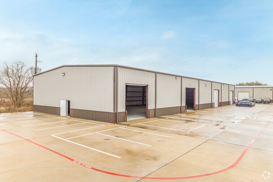 18500 Pearland Sites Rd, Pearland, TX for lease - Building Photo - Image 1 of 21