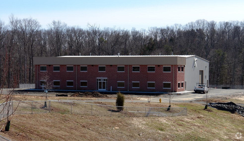 9520 Contractors Ct, Manassas, VA for lease - Primary Photo - Image 1 of 4