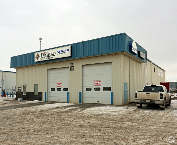 11811 152nd St NW, Edmonton, AB for sale - Primary Photo - Image 1 of 1