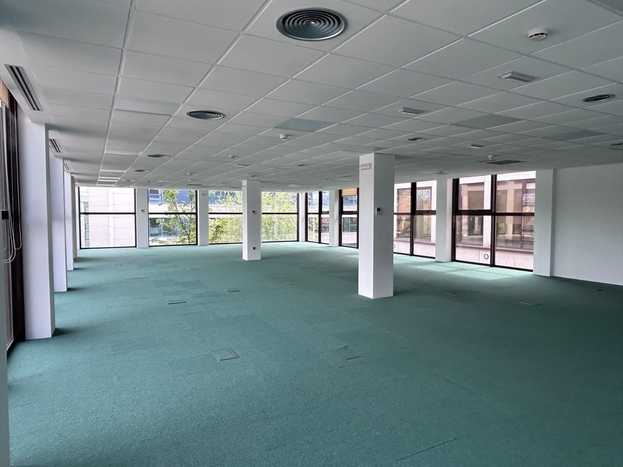 Calle López Santos, 2, Las Rozas de Madrid, Madrid for lease Interior Photo- Image 1 of 2