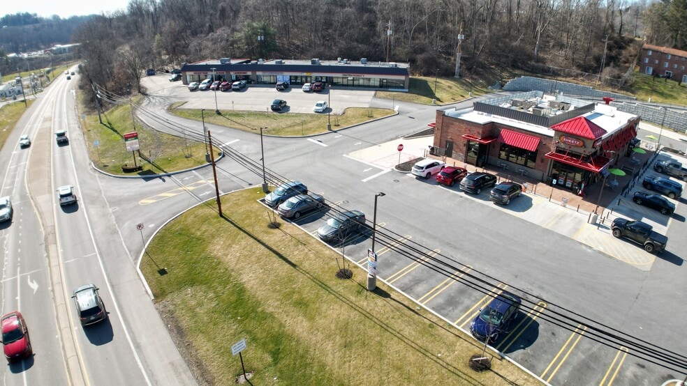 902-932 Presque Is, Pittsburgh, PA for lease - Building Photo - Image 2 of 3