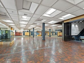 850 Ouellette Ave, Windsor, ON for lease Interior Photo- Image 2 of 11