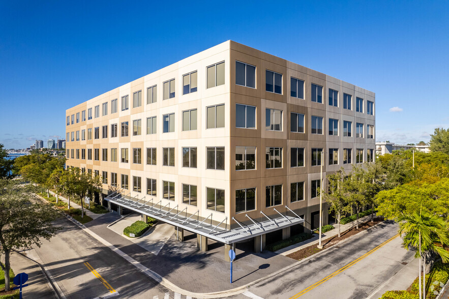 3683 S Miami Ave, Miami, FL for lease - Building Photo - Image 1 of 13