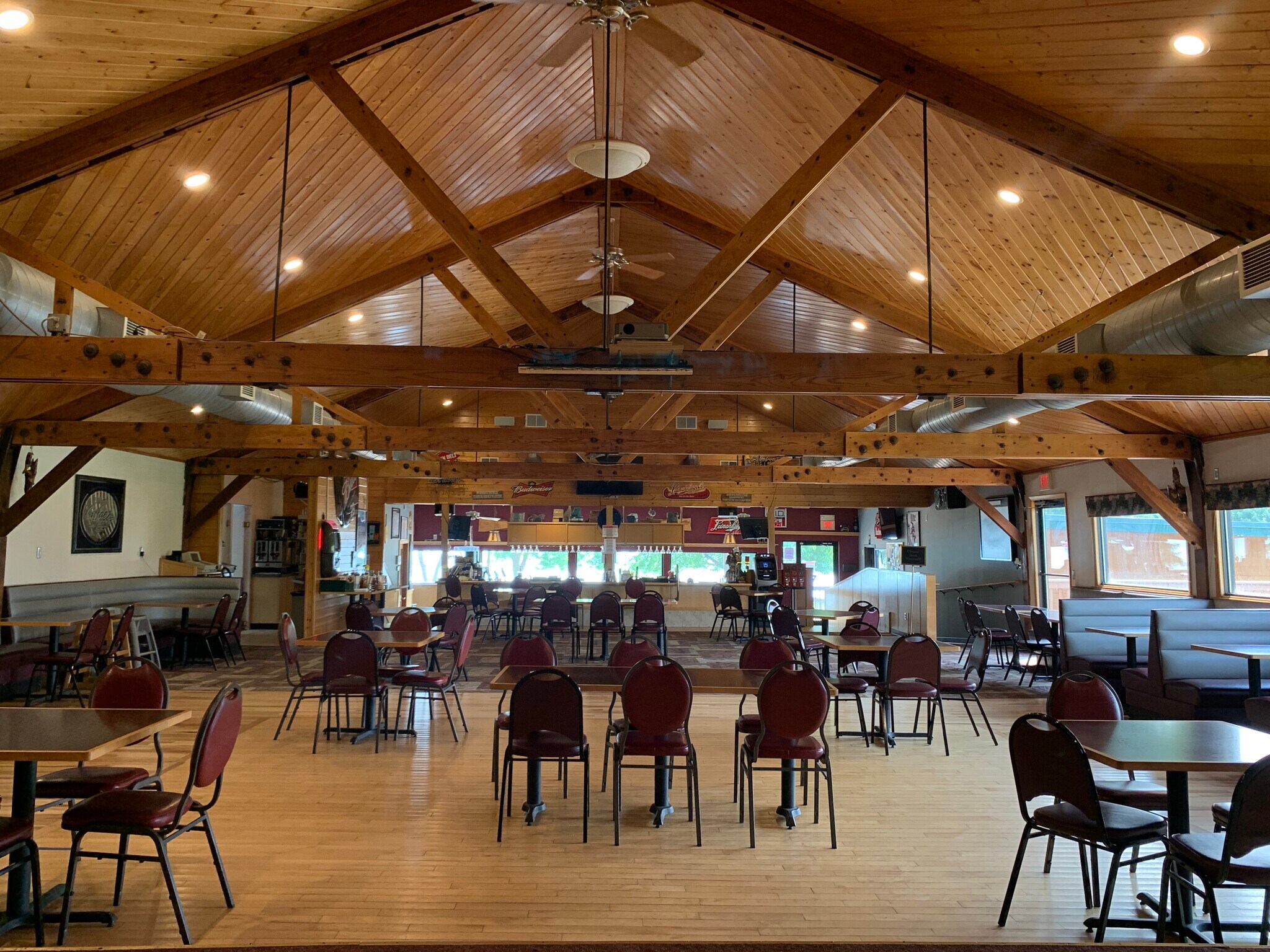 35032 Clear Lake Ln, Le Center, MN 56057 Lake Front Bar & Grill