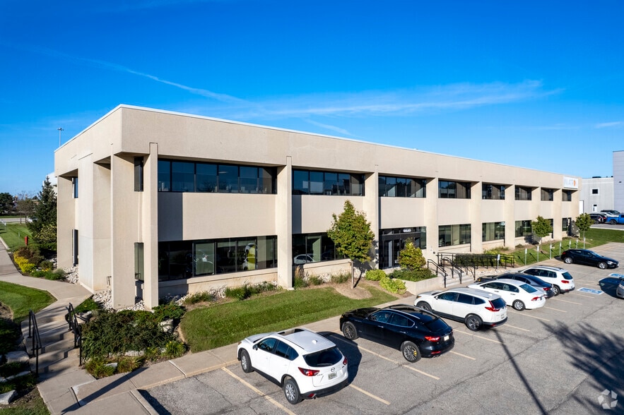 6835 Century Ave, Mississauga, ON for sale - Primary Photo - Image 1 of 1