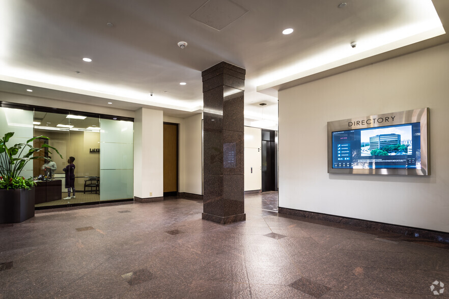 45 NE Loop 410, San Antonio, TX for lease - Lobby - Image 3 of 10