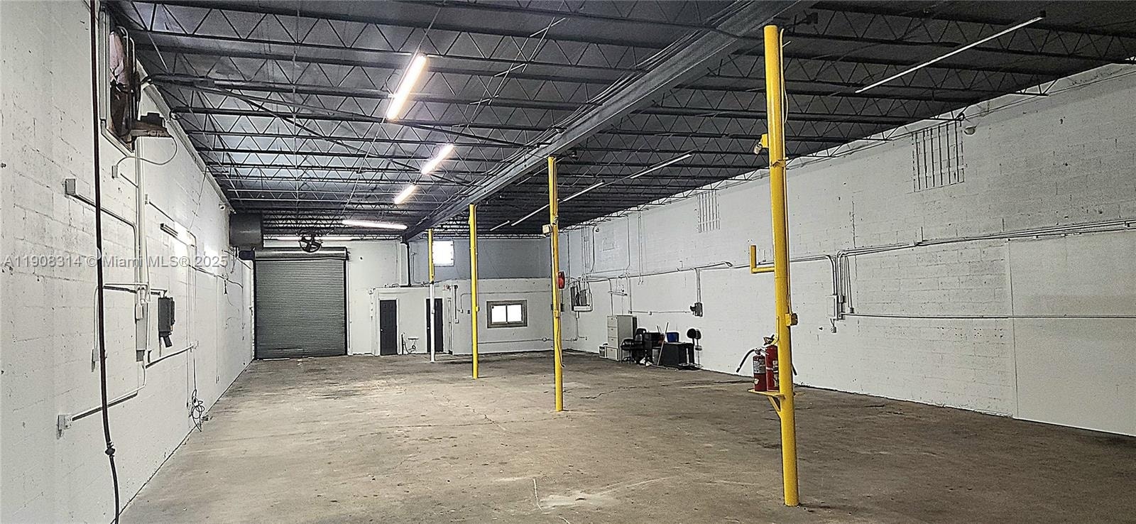 592-598 W 28th St, Hialeah, FL for lease Interior Photo- Image 1 of 1