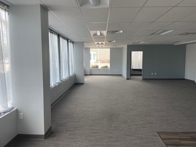 2-10 S Patterson Blvd, Dayton, OH for lease - Interior Photo - Image 3 of 6