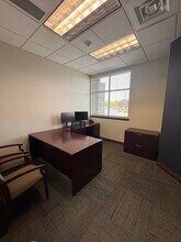 8121 W Grandridge Blvd, Kennewick, WA for lease Interior Photo- Image 2 of 16