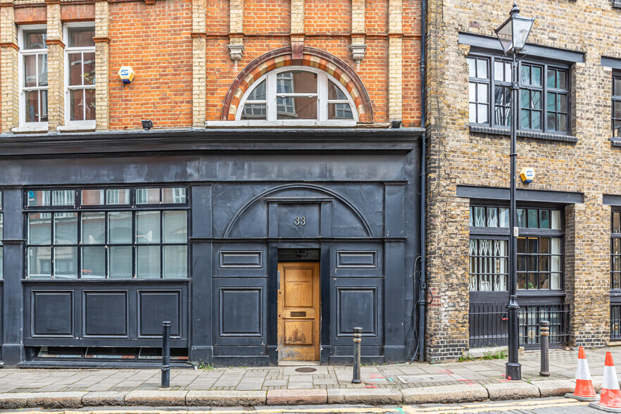 32 Clerkenwell Close, London for lease - Building Photo - Image 3 of 3