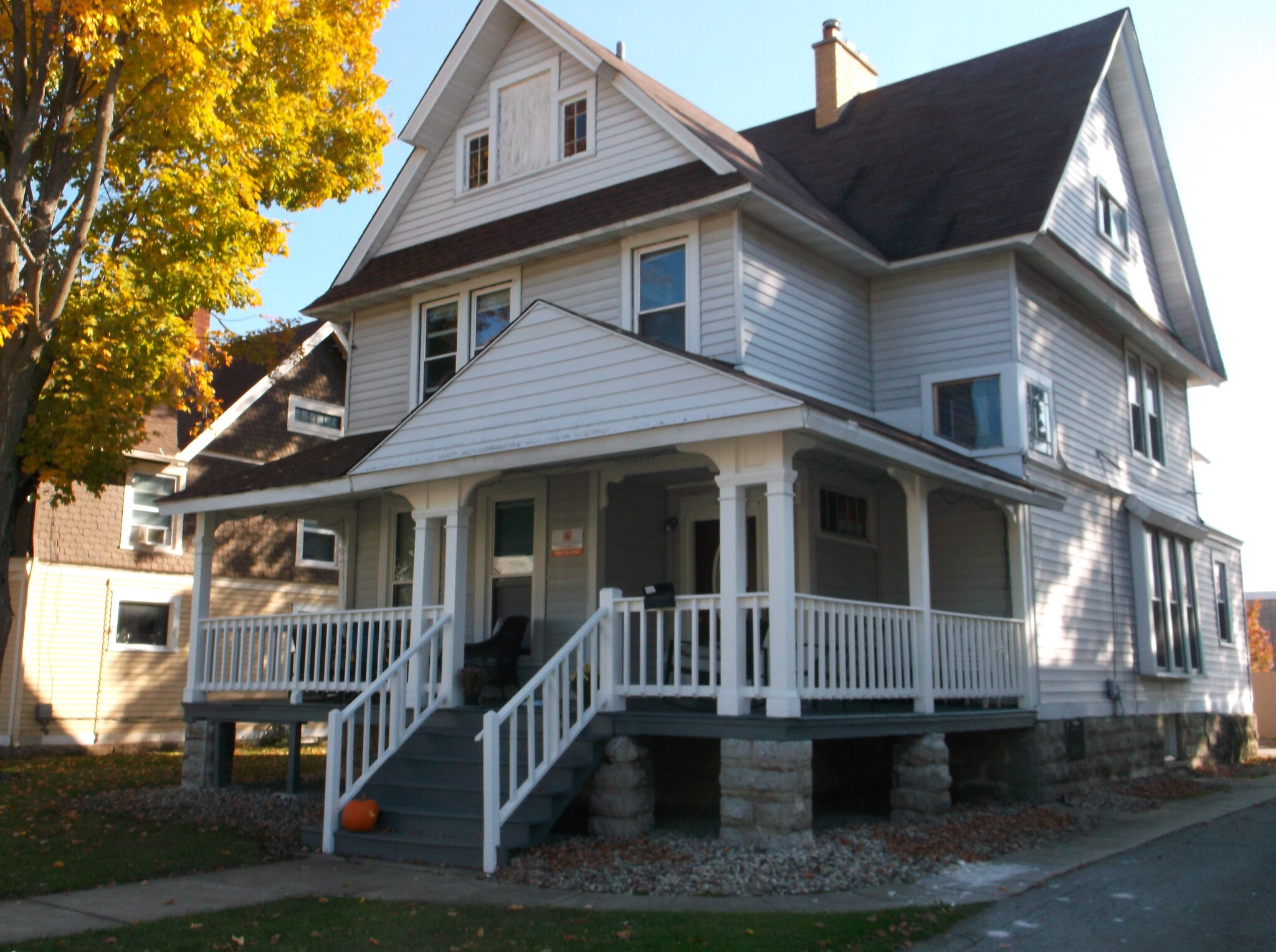 627 Amherst Ave, Oshkosh, WI for sale Primary Photo- Image 1 of 1