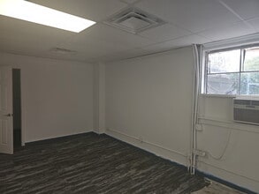 108 Kingsley Ave, Orange Park, FL for lease Interior Photo- Image 2 of 3