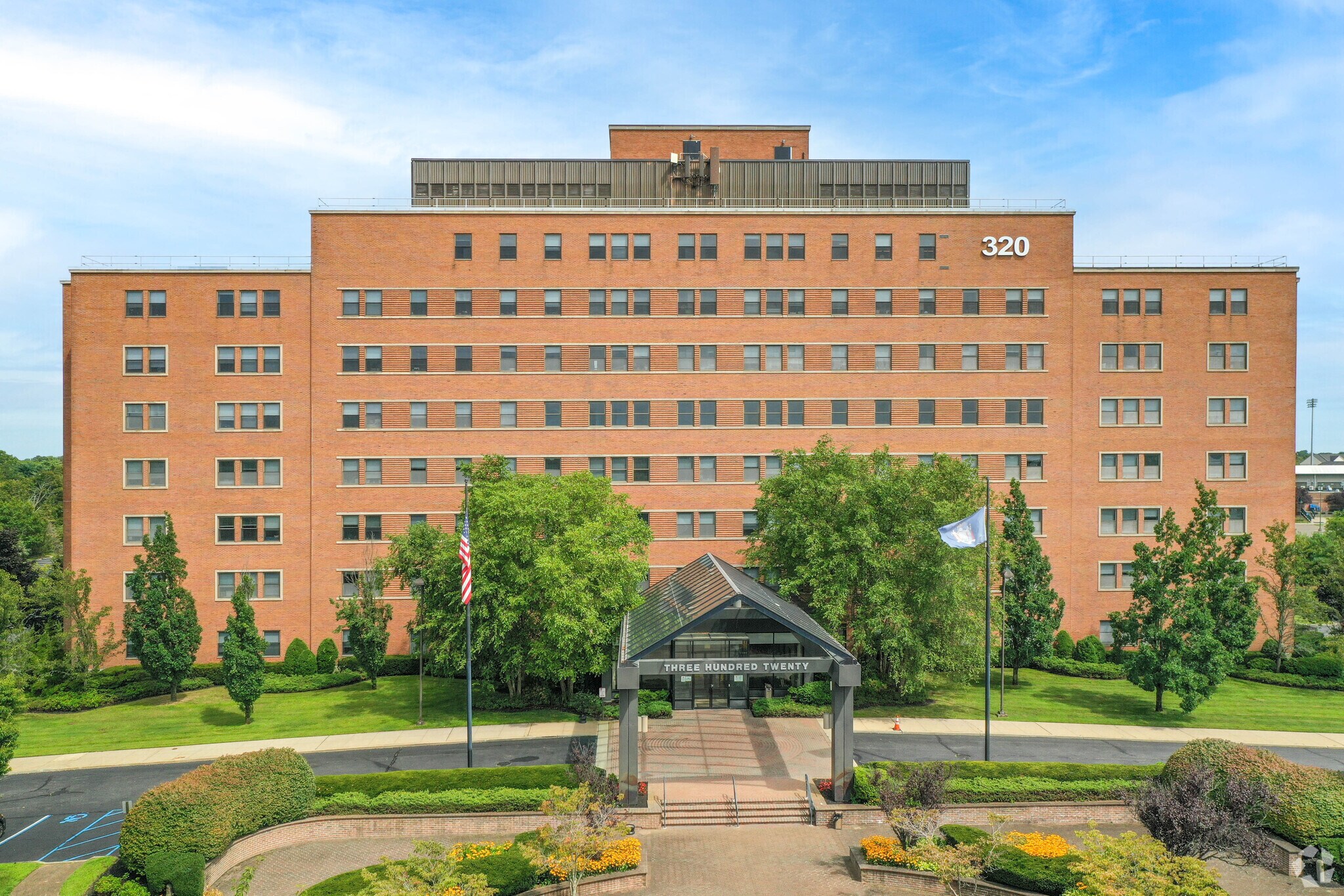 320 Carleton Ave, Central Islip, NY 11722 Courthouse Corporate Center