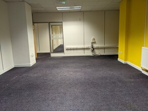 3 Grove Pl, Swansea for lease Interior Photo- Image 2 of 8