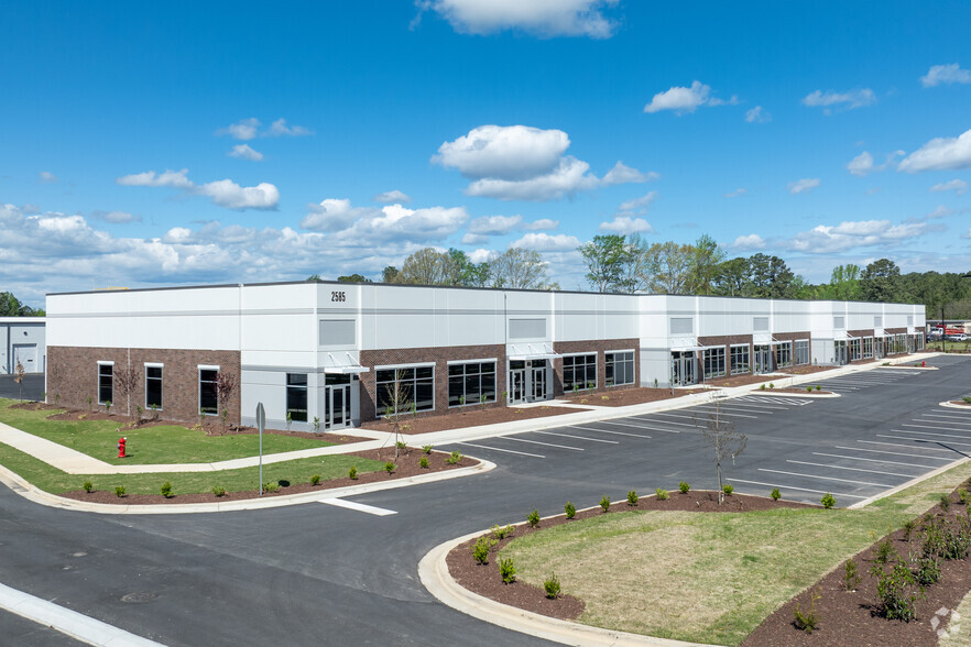 2585 Hwy 70, Clayton, NC for lease - Primary Photo - Image 1 of 8