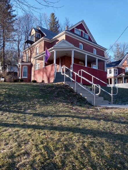 31 W University St, Alfred, NY for sale - Primary Photo - Image 1 of 1