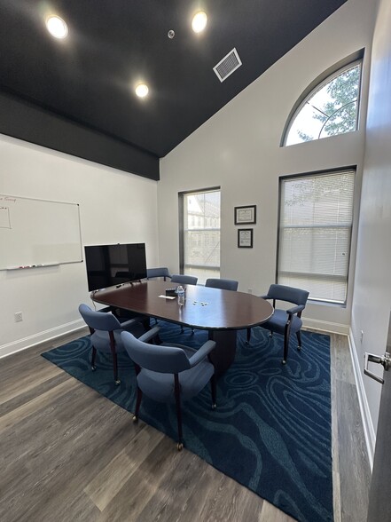 21165 Whitfield Pl, Sterling, VA for lease - Building Photo - Image 1 of 24