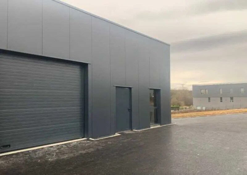 Office in Montussan for lease Building Photo- Image 1 of 5