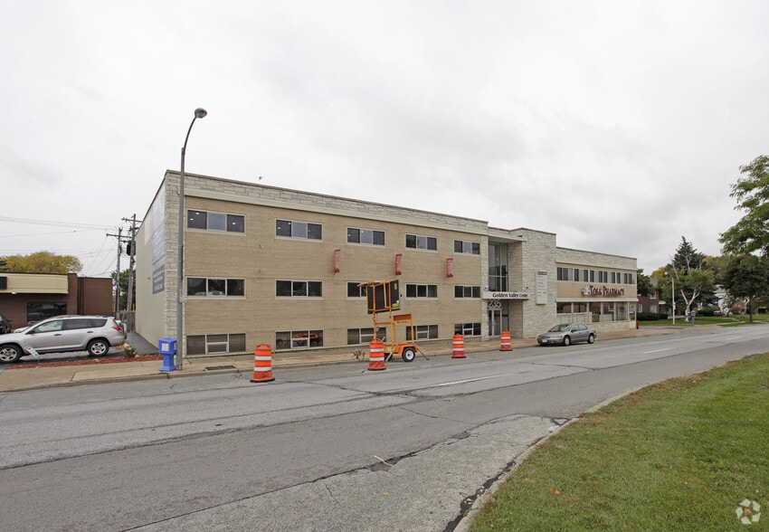 9235 W Capitol Dr, Milwaukee, WI for lease - Building Photo - Image 2 of 5