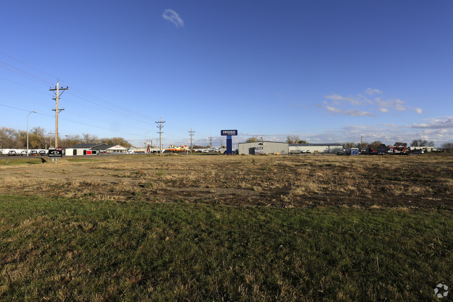 3511 Memorial Hwy SE, Mandan, ND for sale - Primary Photo - Image 1 of 1