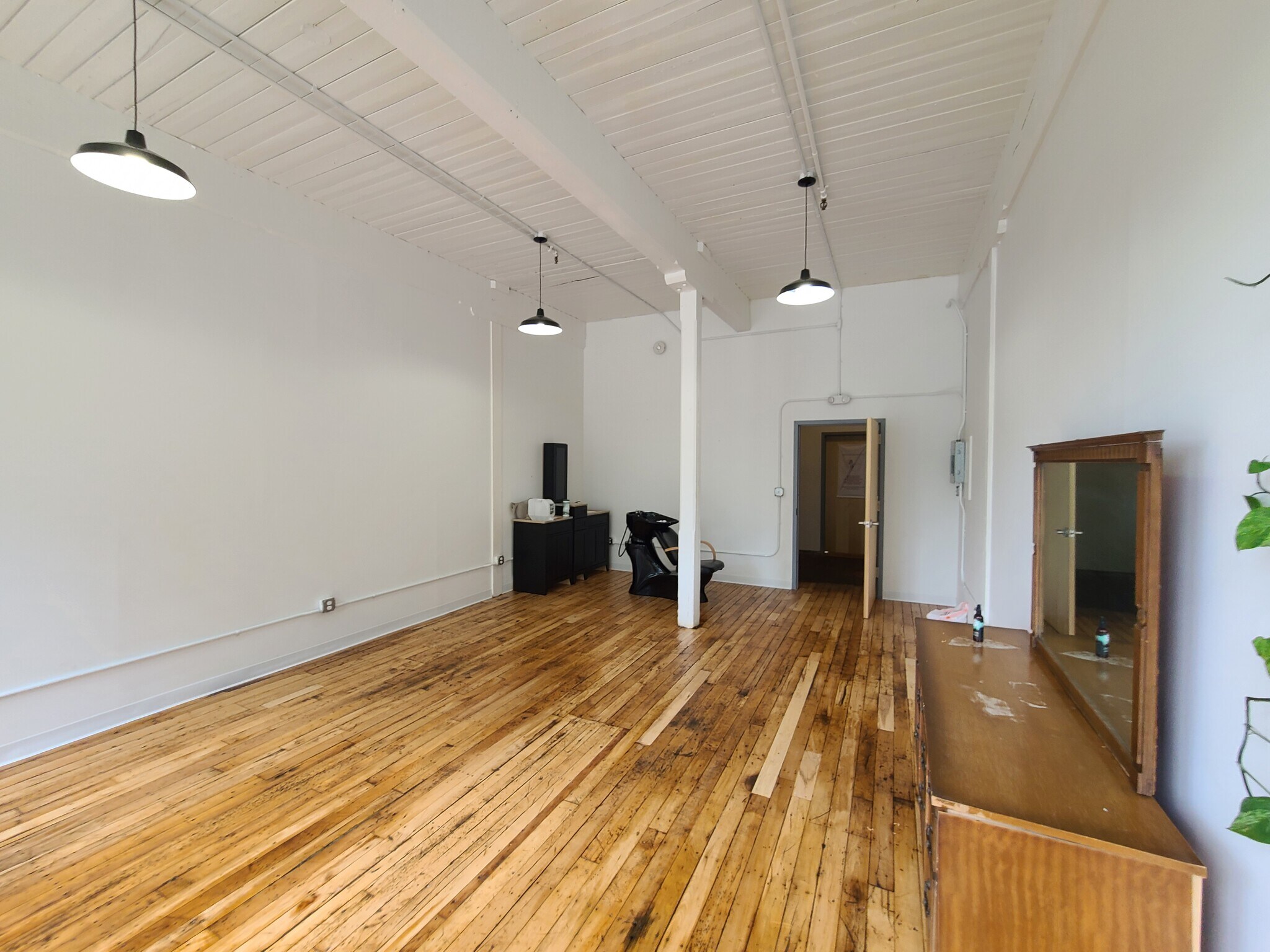 642 Hilliard St, Manchester, CT 06042 Building 1