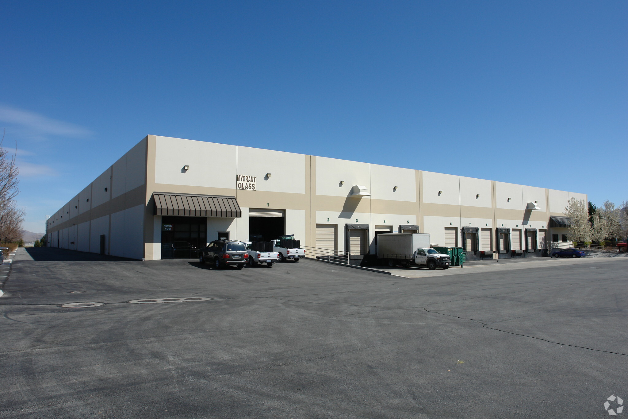 4945 Aircenter Cir, Reno, NV for lease Primary Photo- Image 1 of 7