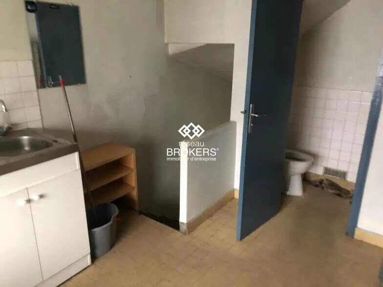 Industrial in Montreuil for sale - Interior Photo - Image 3 of 5