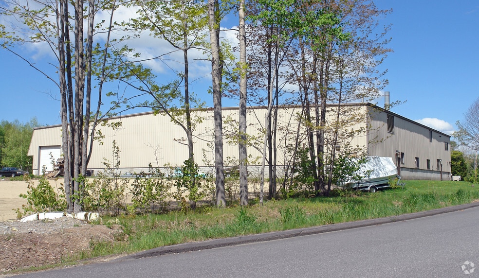 9 Industrial Pky, Brunswick, ME for lease - Building Photo - Image 2 of 8