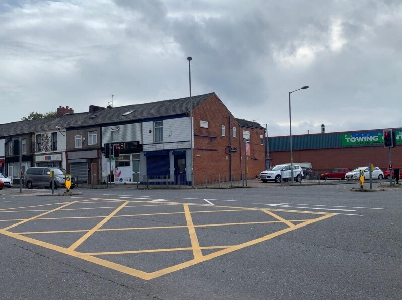 84 Rochdale Rd, Bury for lease Building Photo- Image 1 of 2