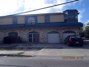 7203 Somerset Rd, San Antonio, TX for lease Building Photo- Image 1 of 13