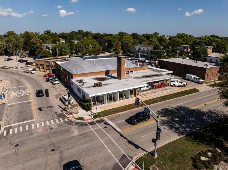 400 W Northwest Hwy, Arlington Heights, IL for lease - Building Photo - Image 2 of 17