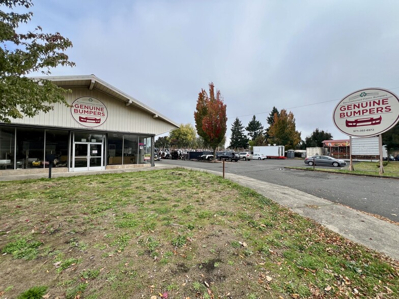 10279 NE Sandy Blvd, Portland, OR for lease - Building Photo - Image 2 of 8