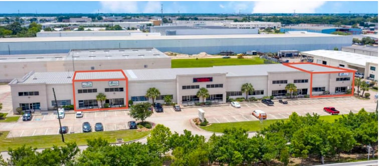5821 W Sam Houston Pky N, Houston, TX for lease - Building Photo - Image 1 of 6