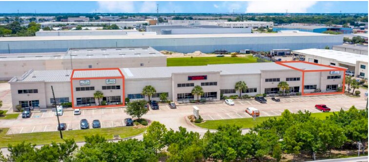 5821 W Sam Houston Pky N, Houston, TX for lease Building Photo- Image 1 of 7