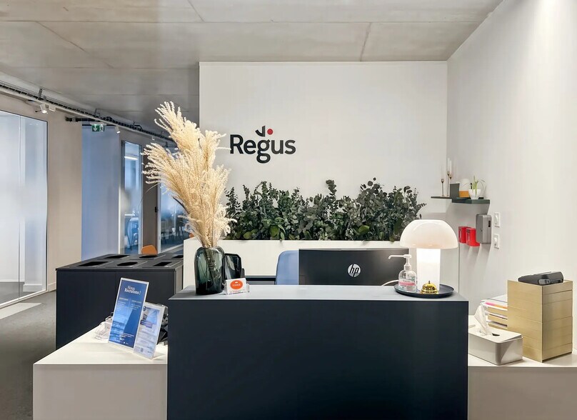 Office in Tinqueux for lease - Building Photo - Image 3 of 10