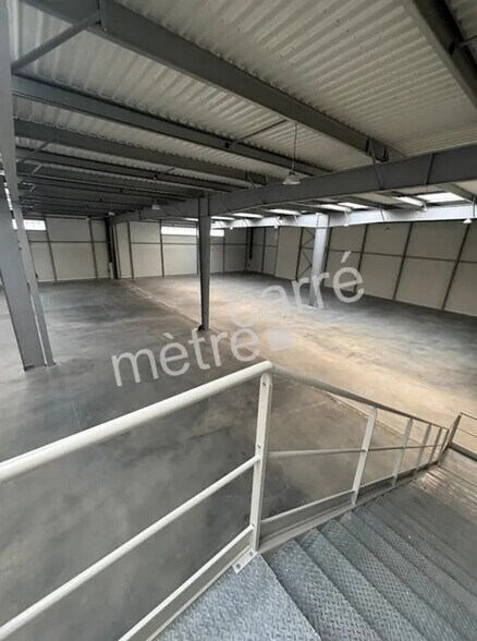 Flex in Saint-Aignan-Grandlieu for lease - Building Photo - Image 3 of 6