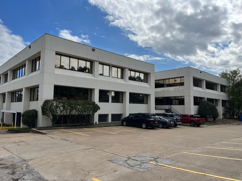 955 Dairy Ashford Rd, Houston, TX for lease - Building Photo - Image 3 of 7