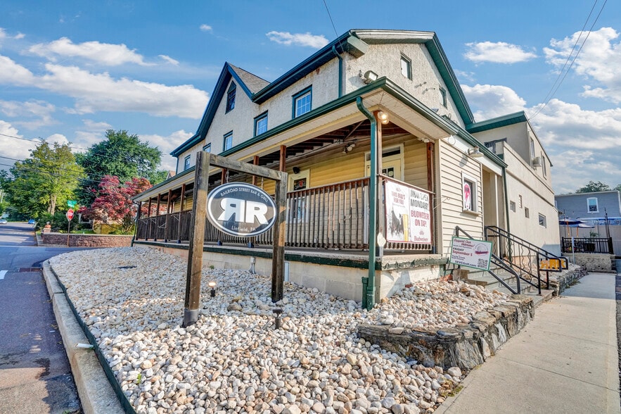 36 Railroad St, Linfield, PA for sale - Primary Photo - Image 1 of 59