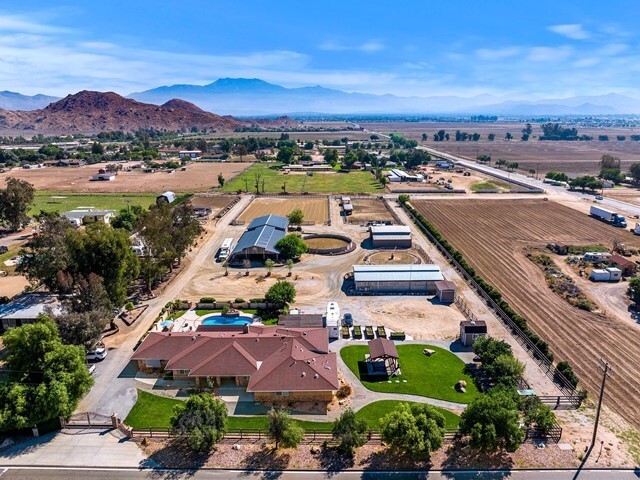 25434 California Ave, Hemet, CA for sale - Primary Photo - Image 1 of 1