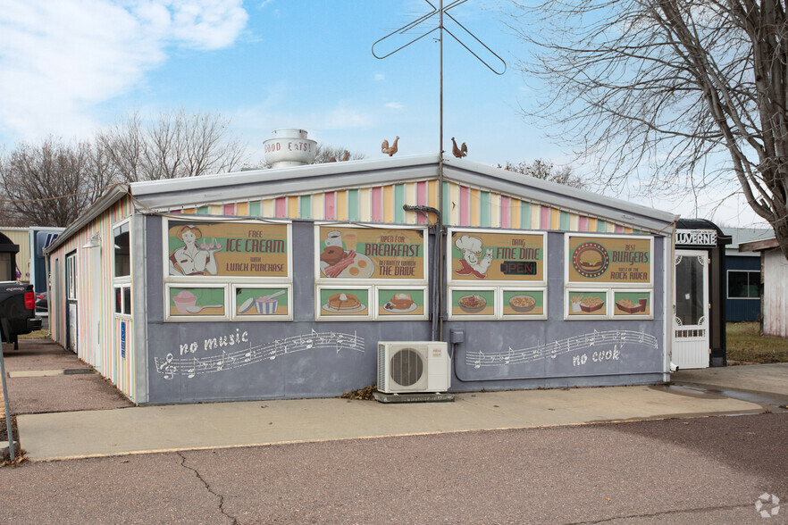 306 W Hatting St, Luverne, MN for sale - Primary Photo - Image 1 of 1