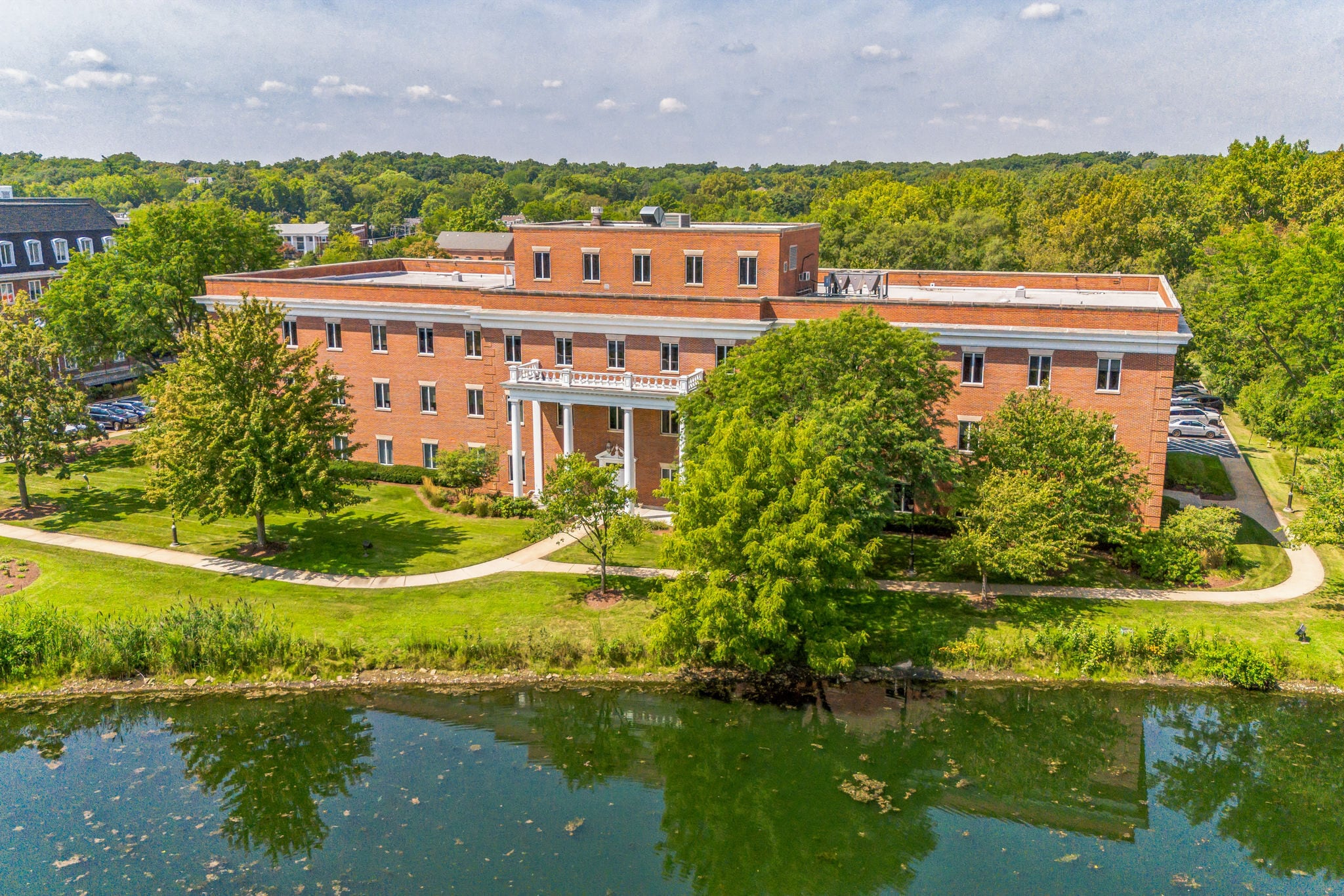 911 N Elm St, Hinsdale, IL for lease Building Photo- Image 1 of 12