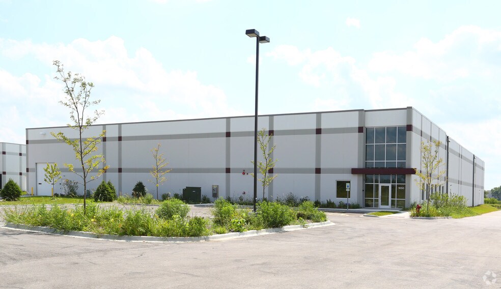 1050 Wesemann Dr, West Dundee, IL for sale - Building Photo - Image 2 of 6