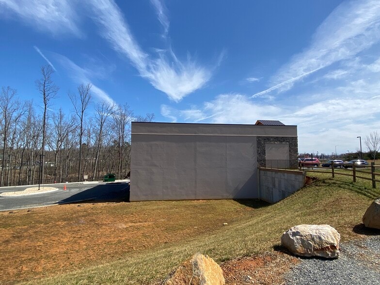 134 Wood Ridge Ter, Zion Crossroads, VA for lease - Building Photo - Image 3 of 6