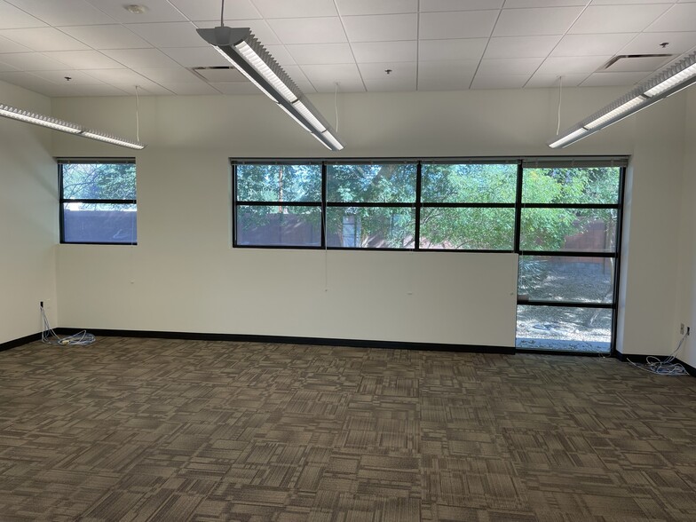 4141 N 32nd St, Phoenix, AZ for lease - Interior Photo - Image 3 of 15