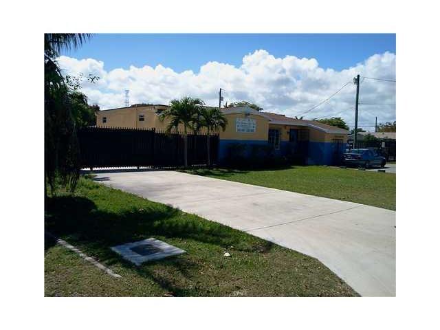 9790 Wayne Ave, Palmetto Bay, FL for sale - Primary Photo - Image 1 of 1